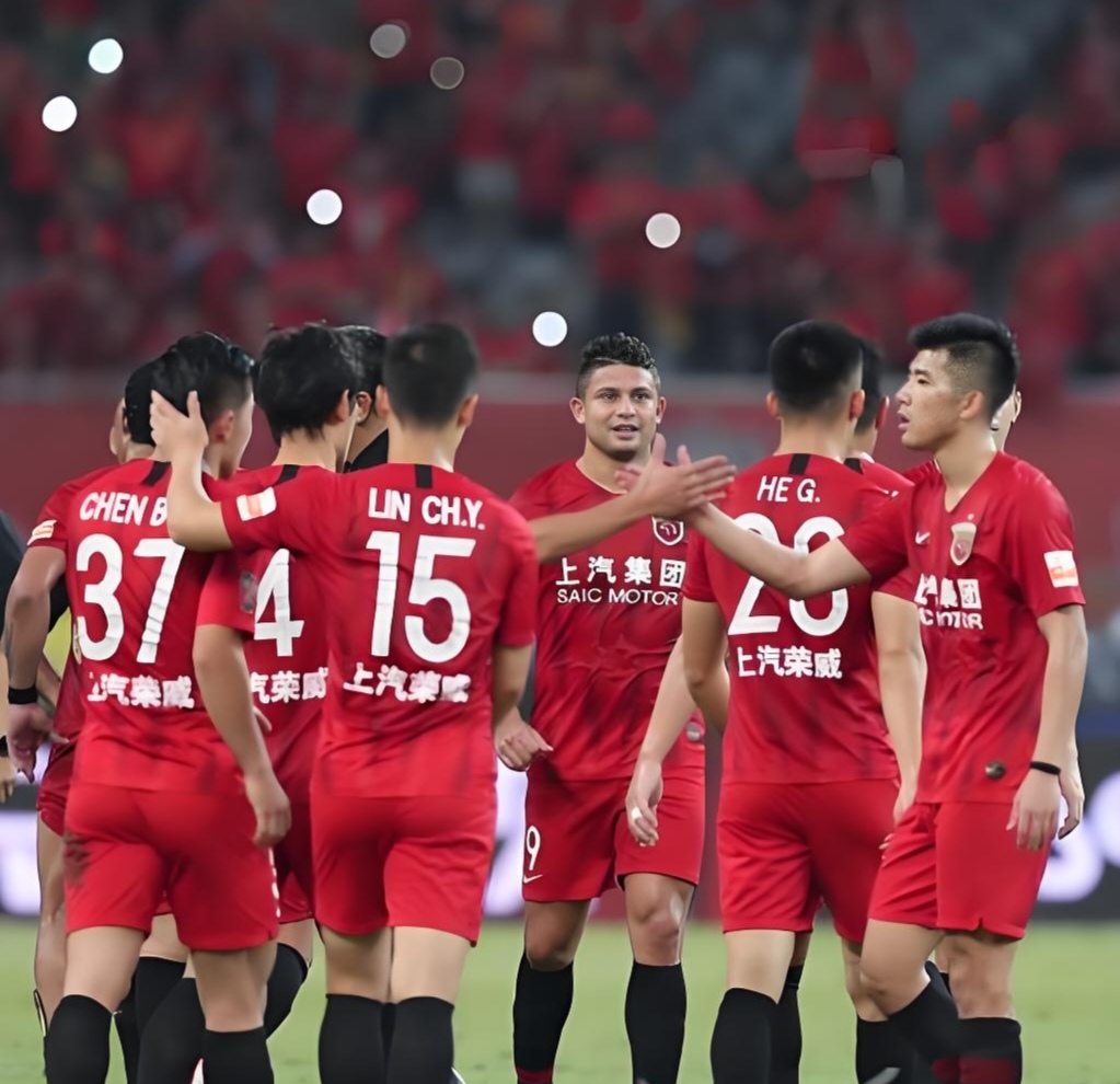 体育赛事关于欧联冲刺阶段再迎强敌；山东泰山刷新队史纪录；主帅态度——质疑声仍在；球队文化再被提及的信息