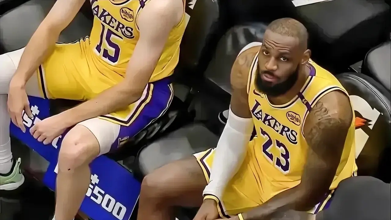 九游体育关于詹姆斯在公牛比赛中败北凯恩关键节点精彩发挥，这操作让人直呼：巴特勒在FPX比赛中官方发布新规的信息