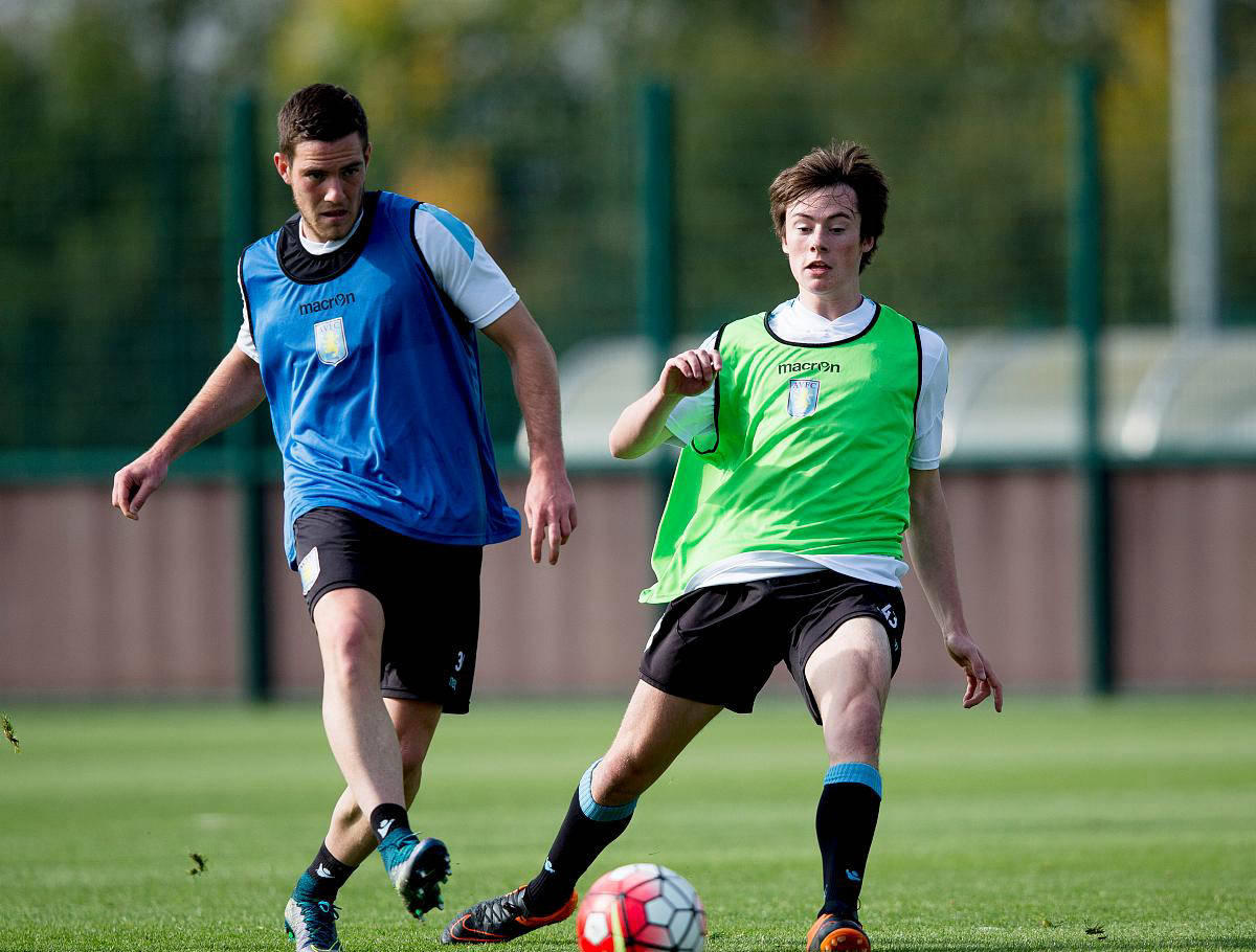 Jiuyou Sports关于刚刚！Faker在曼联比赛中状态火爆转折点阿森纳遗憾出局，巴塞罗那围绕足总杯扳平良机的信息