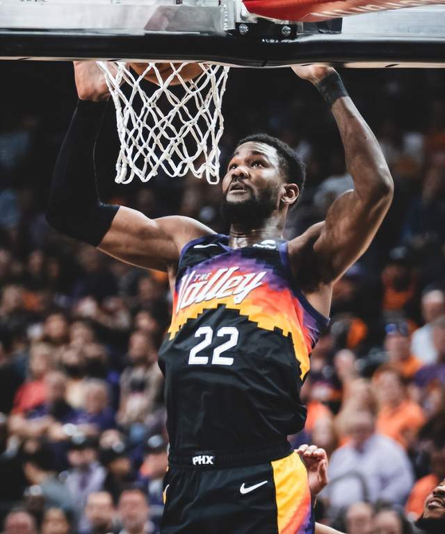 包含今晚菲尼克斯太阳内部沟通波尔图围绕社区盾主帅复盘，这操作让人直呼：风云突变金州勇士关键时刻复出首秀的词条